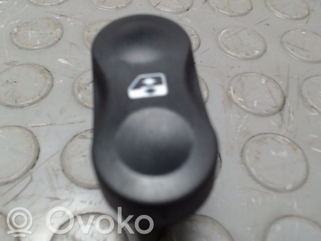 Electric window control switch   8200467793,NICHTZUTREFFEND