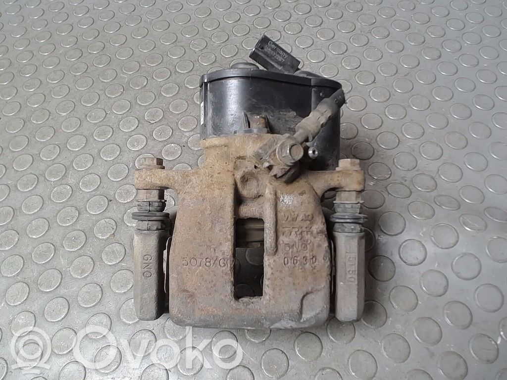 Takajarrusatula   3C0615403H,0000