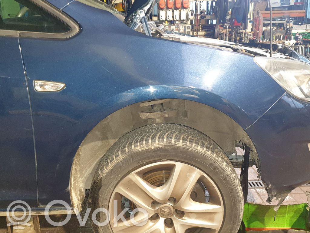 Opel Astra J Aripă 