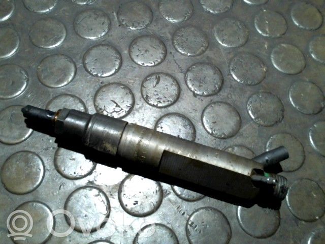 Volkswagen PASSAT B5 Injector combustibil 