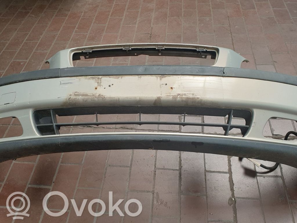 Volvo V70 Parachoques delantero 