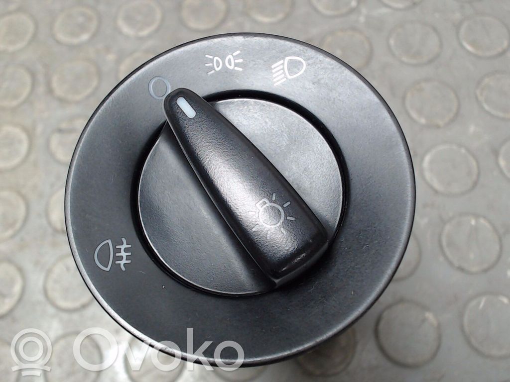 Skoda Fabia Mk2 (5J) Interruptor de luz 
