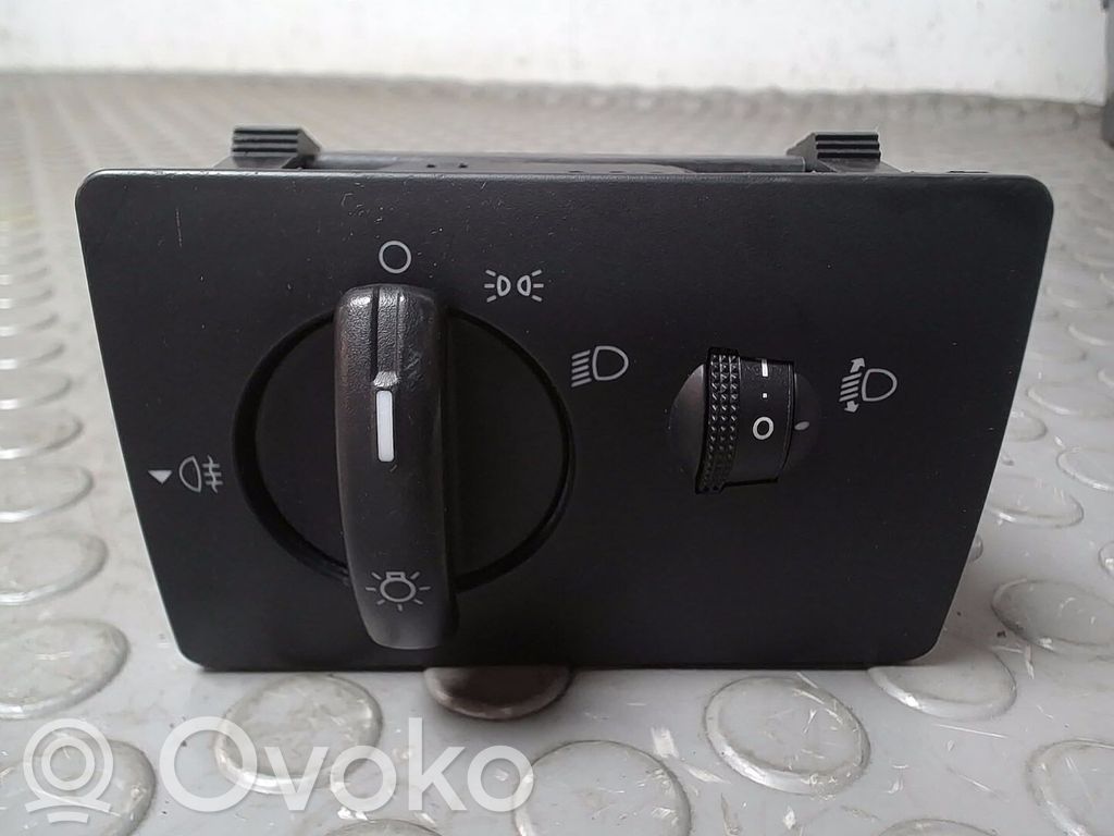 Lichtschalter   1356220