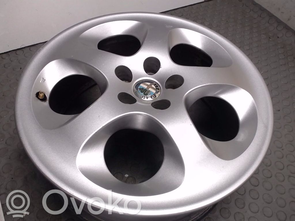 Alfa Romeo GT R15-alumiinivanne 