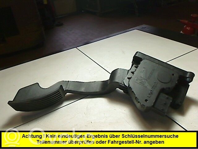 Opel Corsa D Akceleratoriaus pedalas 