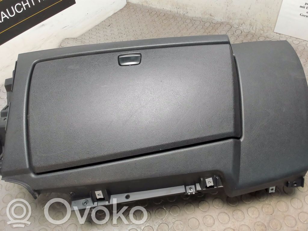 BMW 1 E81 E87 Glove box 