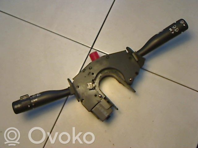 Mazda 121 SM Commodo de clignotant 