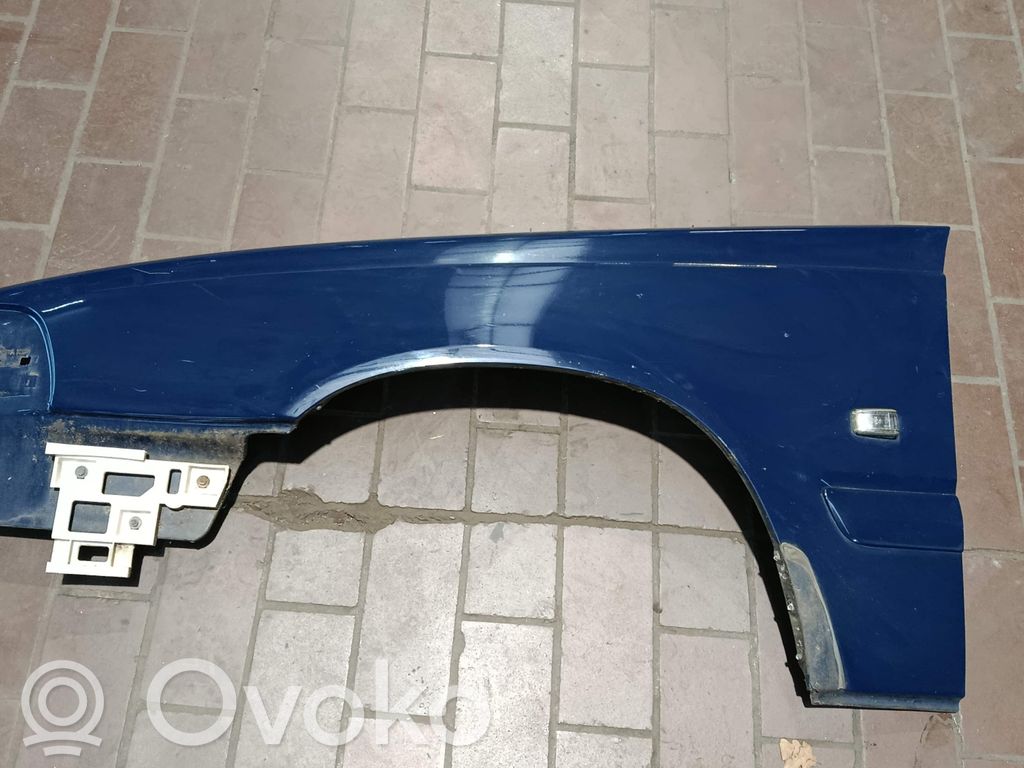 Volvo S70  V70  V70 XC Błotnik przedni 