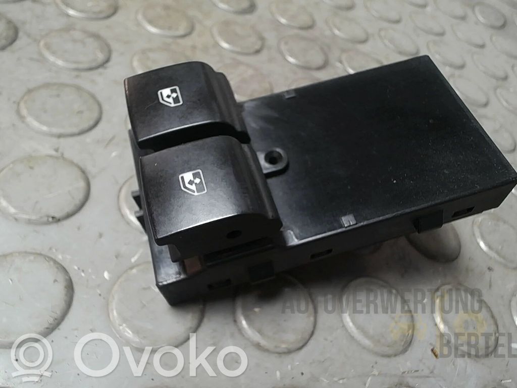 Opel Insignia A Electric window control switch 