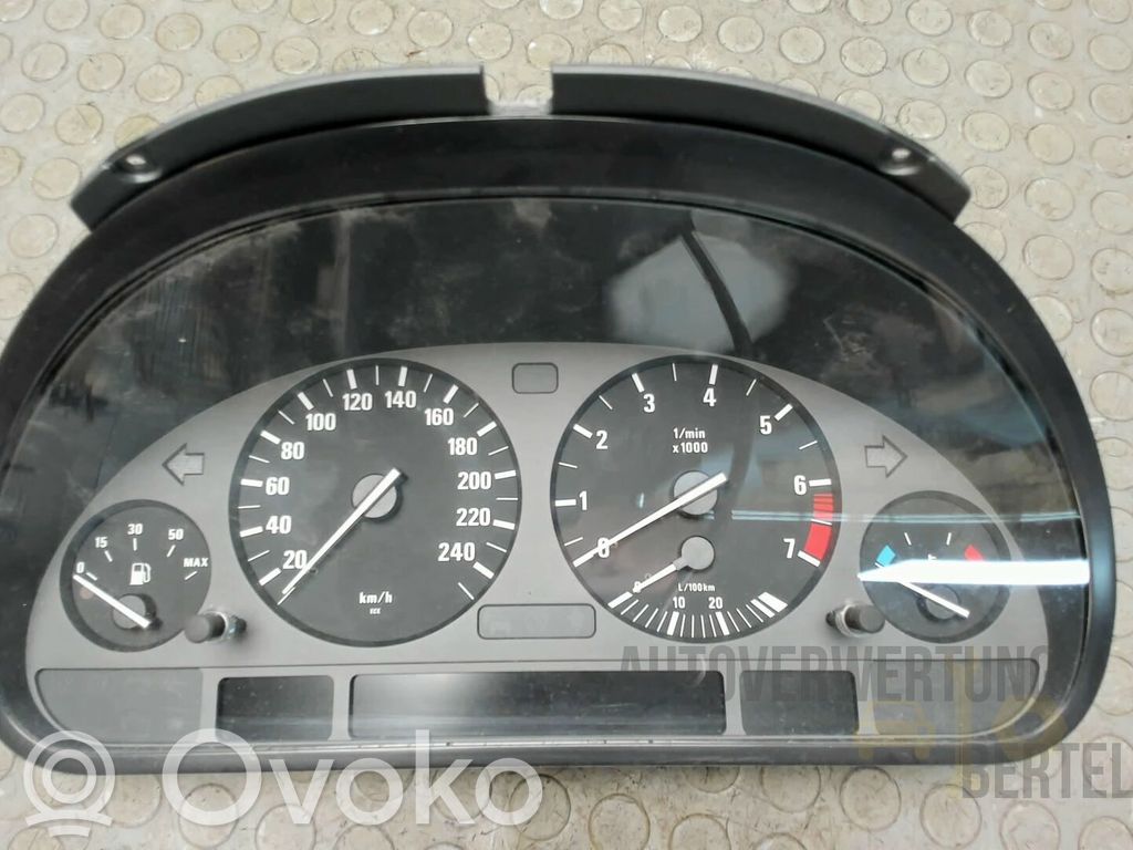 BMW 5 E39 Tachometer 