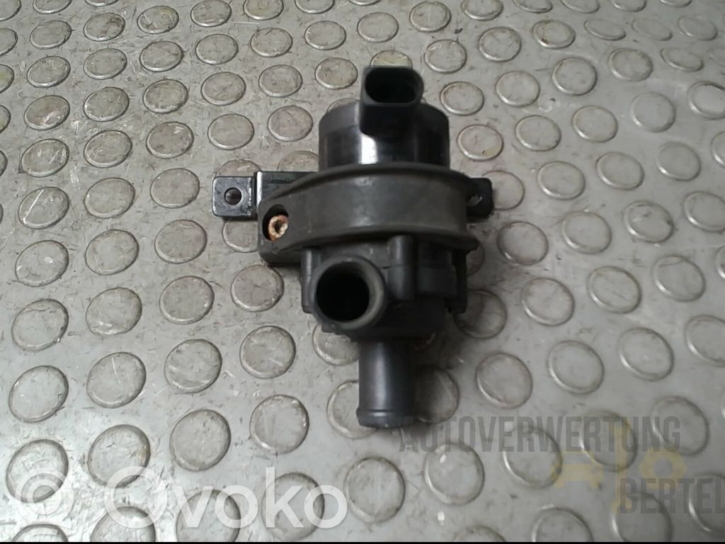 Volkswagen Golf VI Zusatzwasserpumpe 
