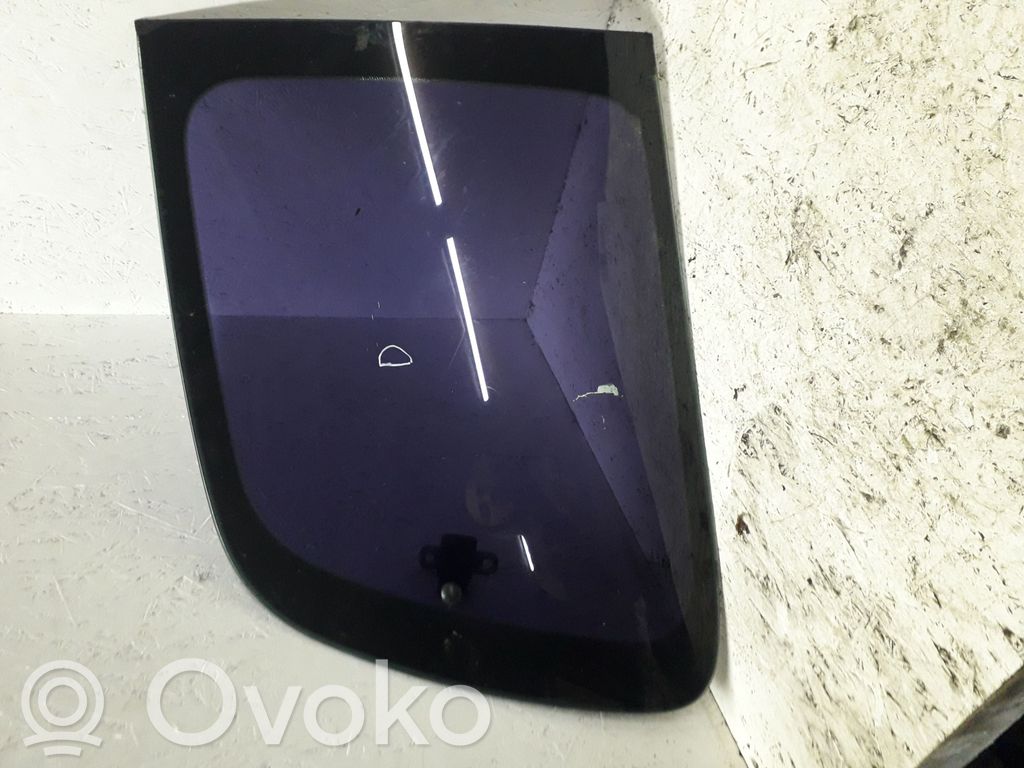 Vidrio lateral trasero
