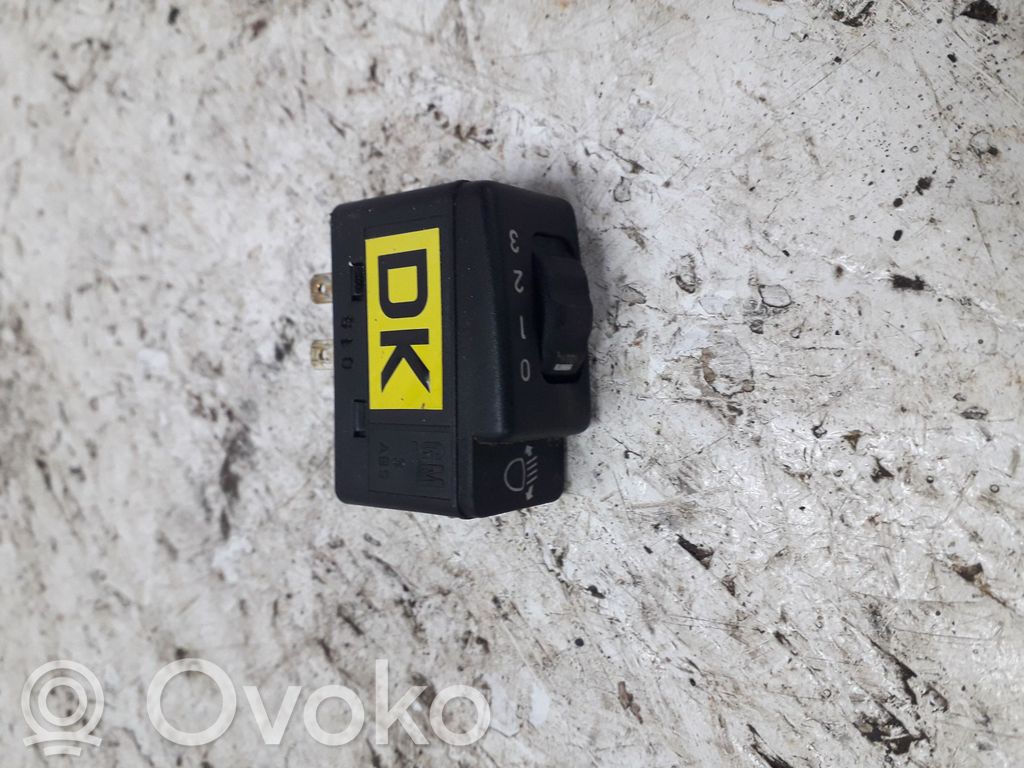 Headlight level height control switch   005908