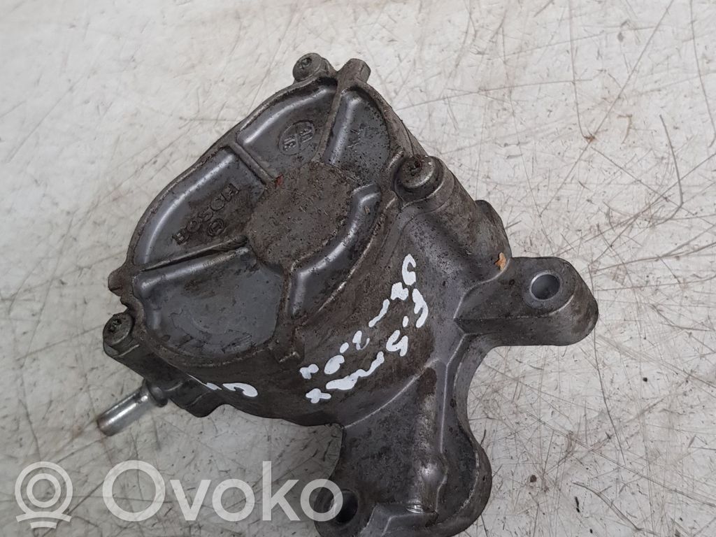 Vacuum pump   01651A