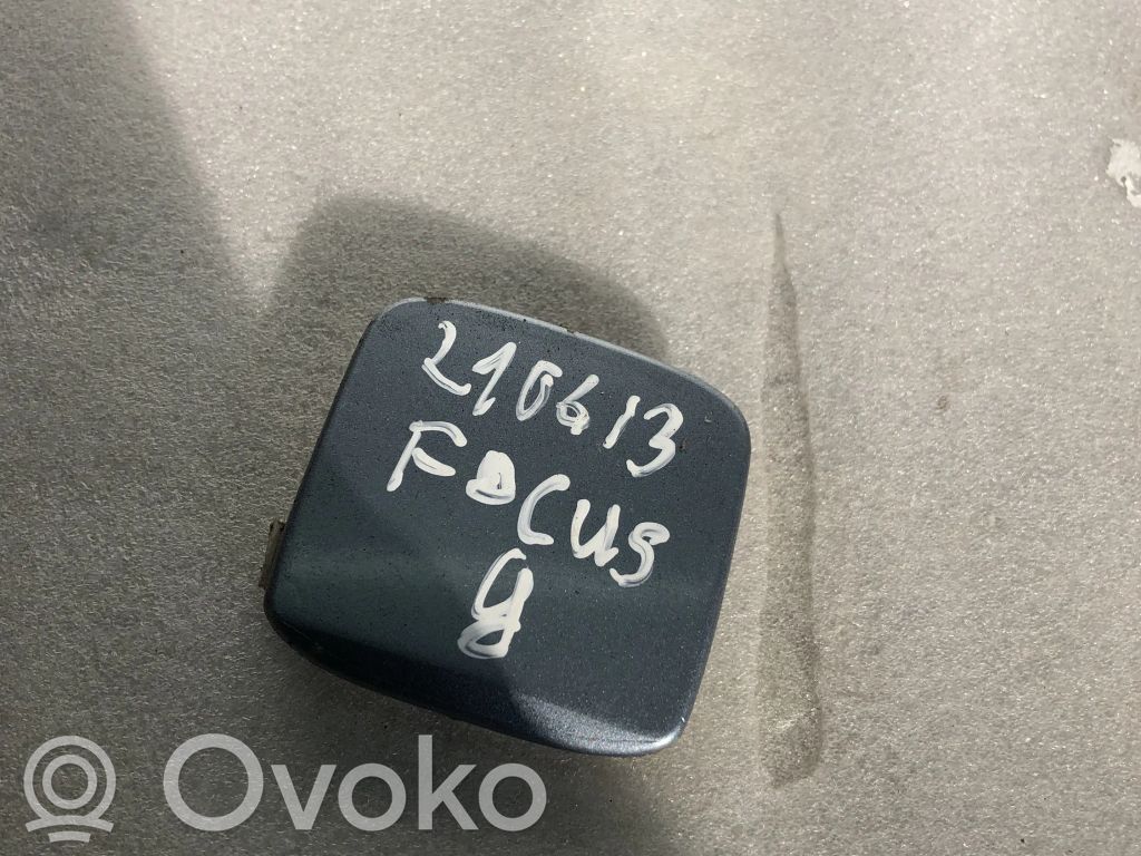Ford Focus Capac orificiu tractare bară spate 