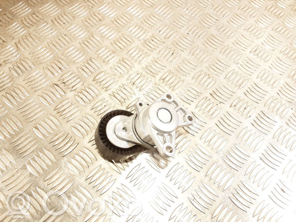 Volvo XC40 Napinacz paska alternatora 
