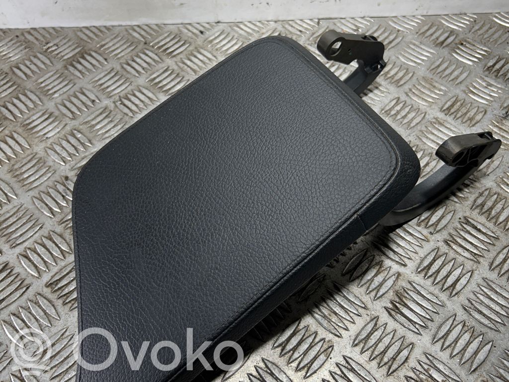 Volvo XC90 Rear seat armrest 