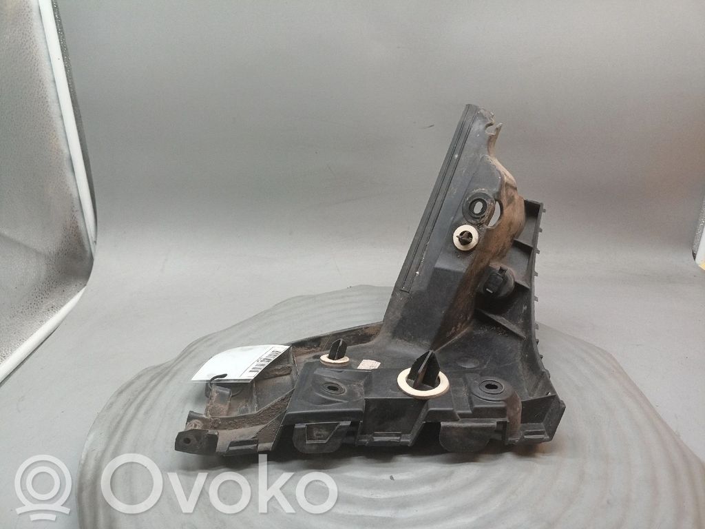 Renault Clio III Suport montare bară spate 