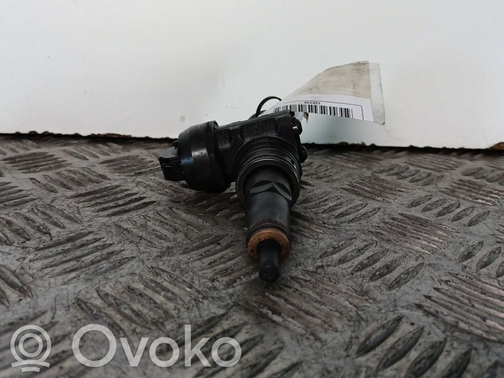 Polttoainesuutin   038130073AG,0414720215