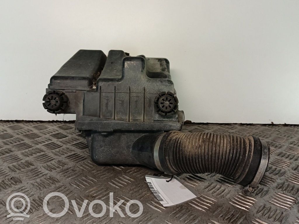 Opel Corsa B Air filter box 