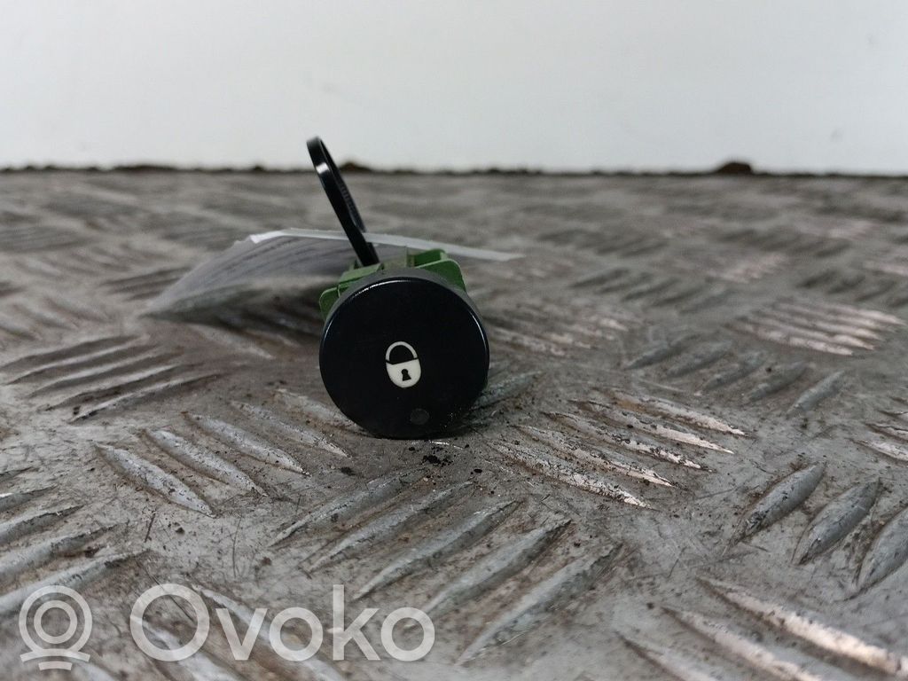 Citroen Berlingo Central locking switch button 