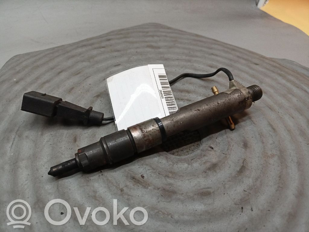 Fuel injector   038130202E