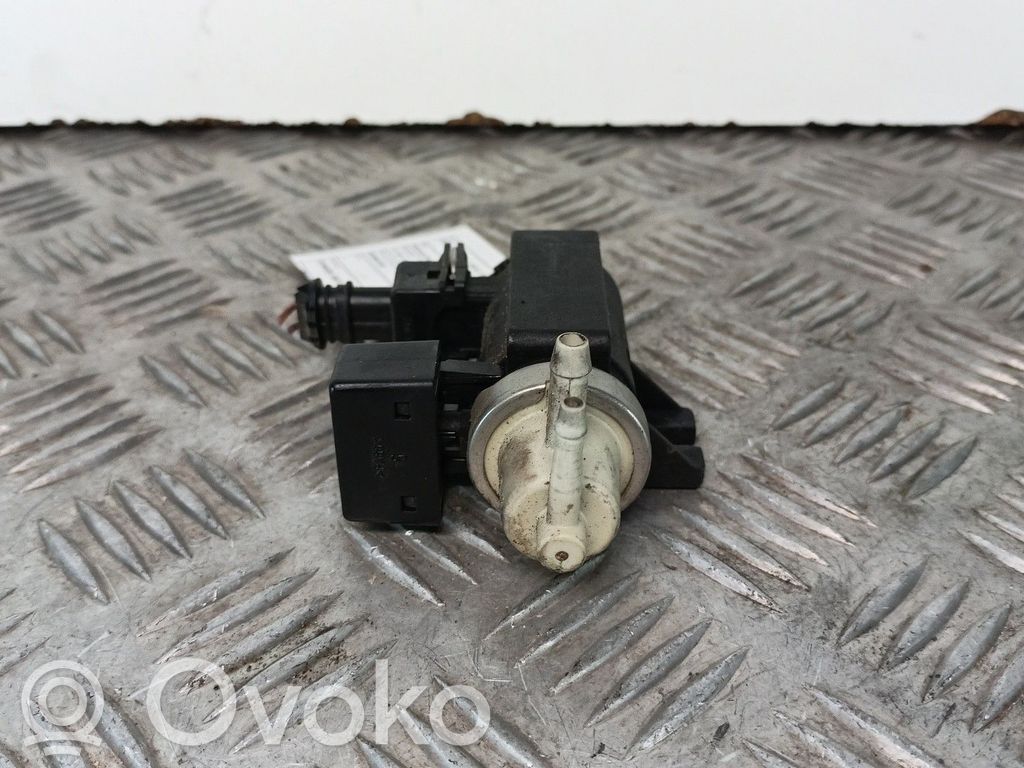 Solenoīda vārsts   72190339,897219