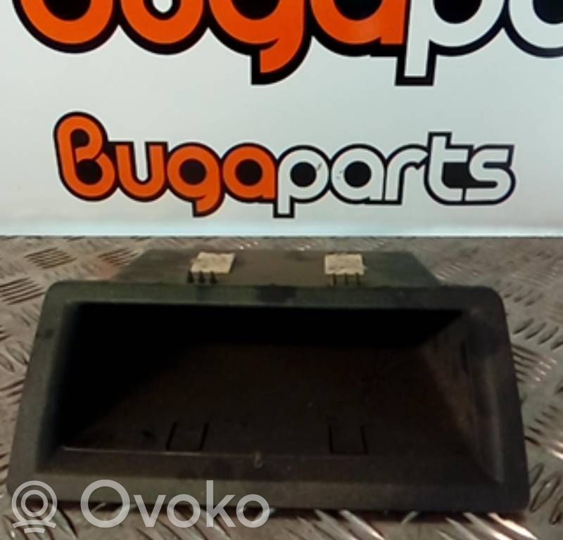 Opel Corsa C Glove box 