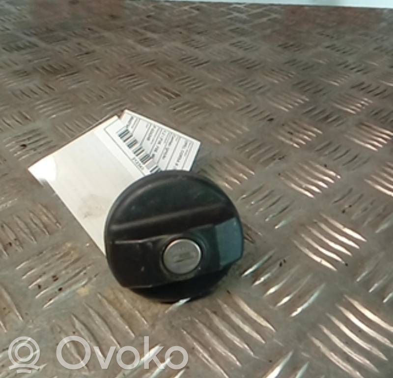 Opel Corsa B Klapka wlewu paliwa 