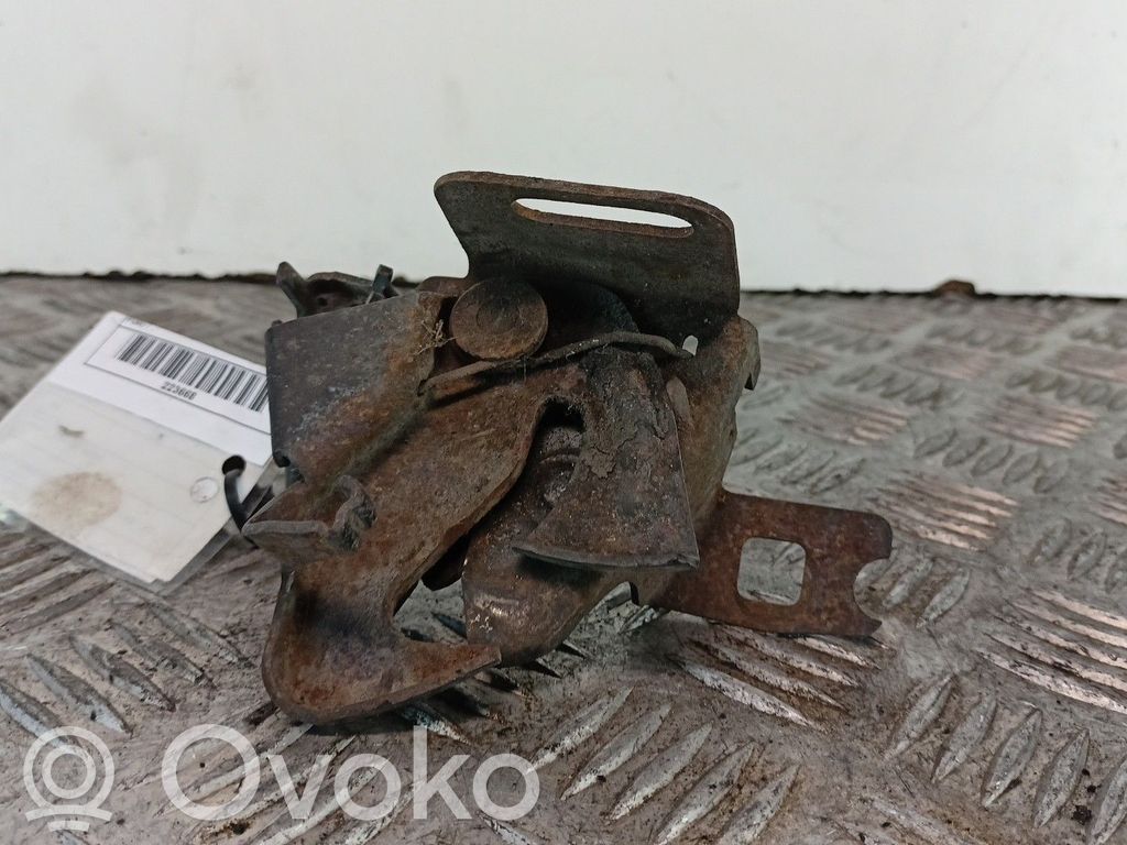 Volkswagen Polo III 6N 6N2 6NF Rygiel / Zaczep zamka pokrywy przedniej / maski silnika 