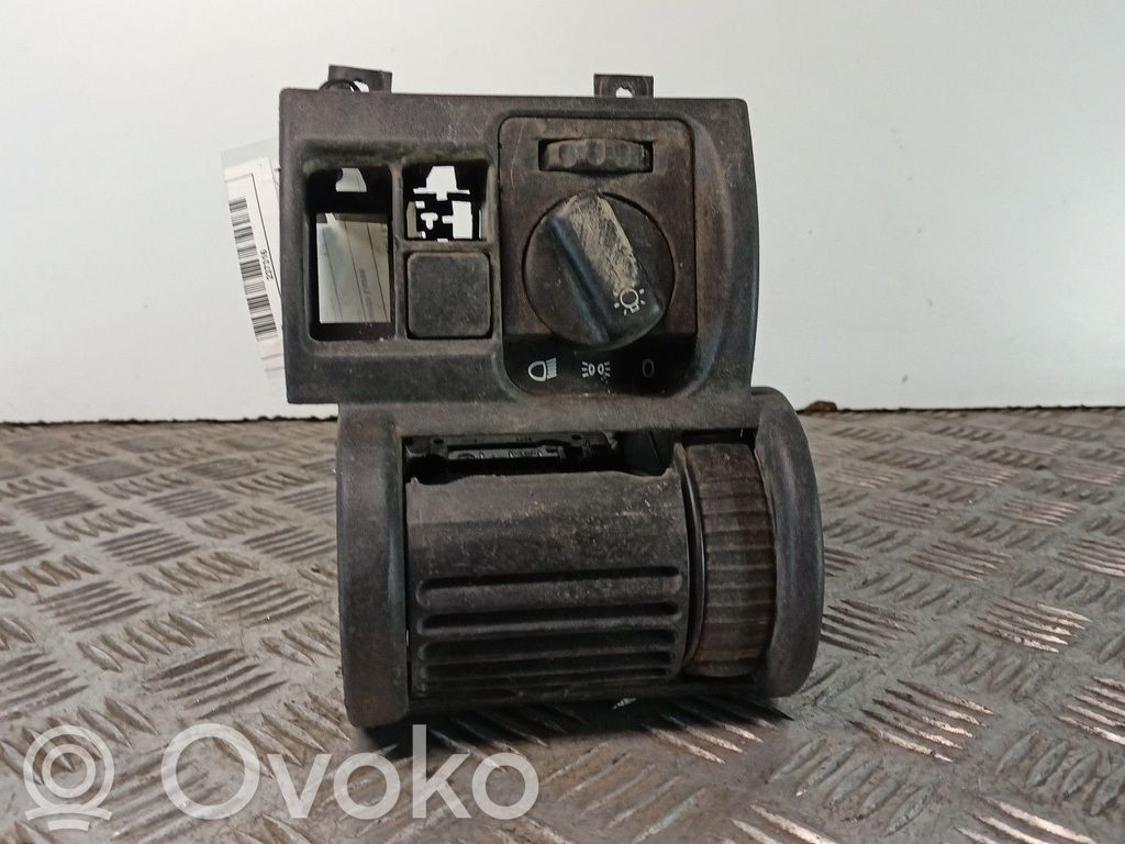 Light switch   90386874
