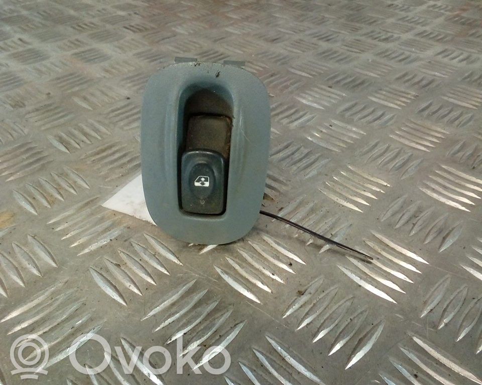 Electric window control switch   7700836270