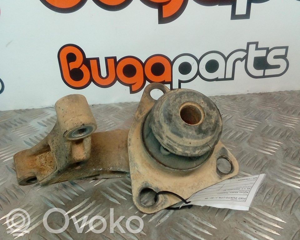 Fiat Punto (176) Soporte de montaje del motor 