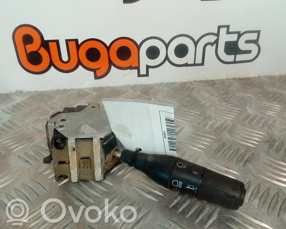 Renault Clio I Pyyhkimen/suuntavilkun vipukytkin 