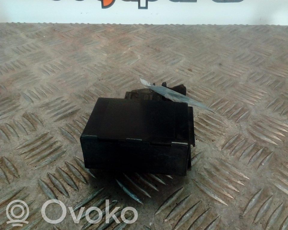 Peugeot 306 Centrālās atslēgas vadības bloks 