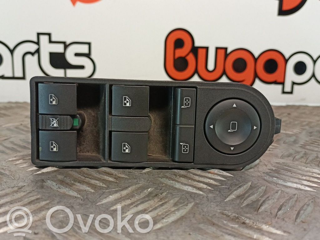Opel Astra H Interruptor del elevalunas eléctrico 