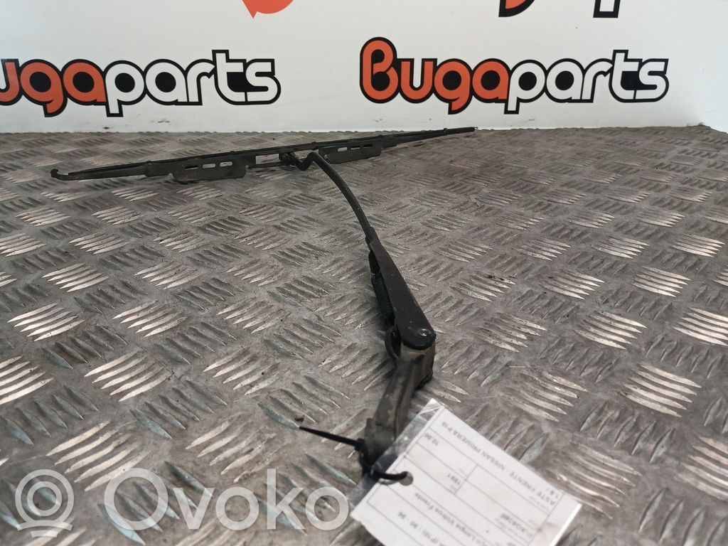 Nissan Primera Ножка стеклоочистителей лобового стекла 