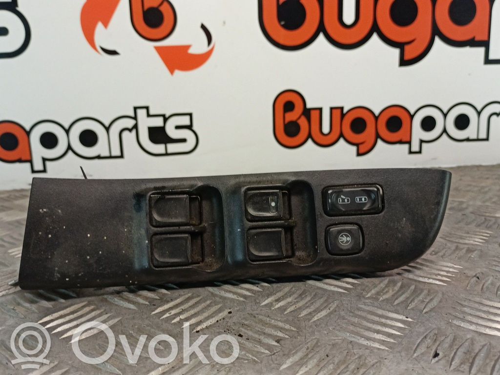 Opel Frontera B Electric window control switch 