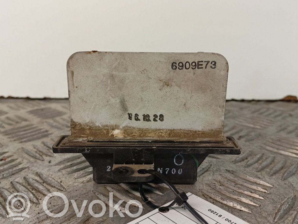 Nissan Almera Lämpöpuhaltimen tuulettimen rele 