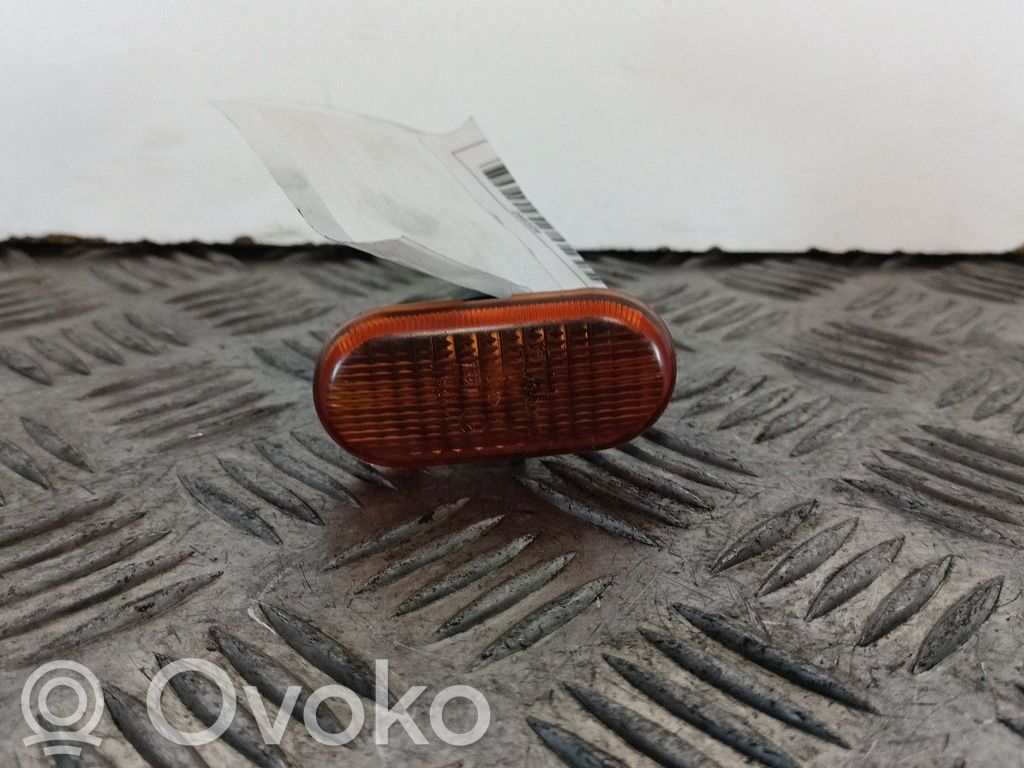 Renault Clio I Front bumper turn signal 