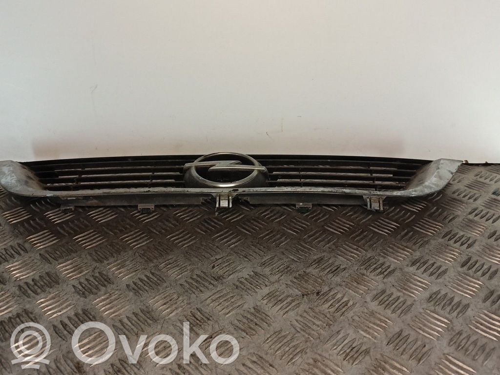 Priekšējais režģis   09152352