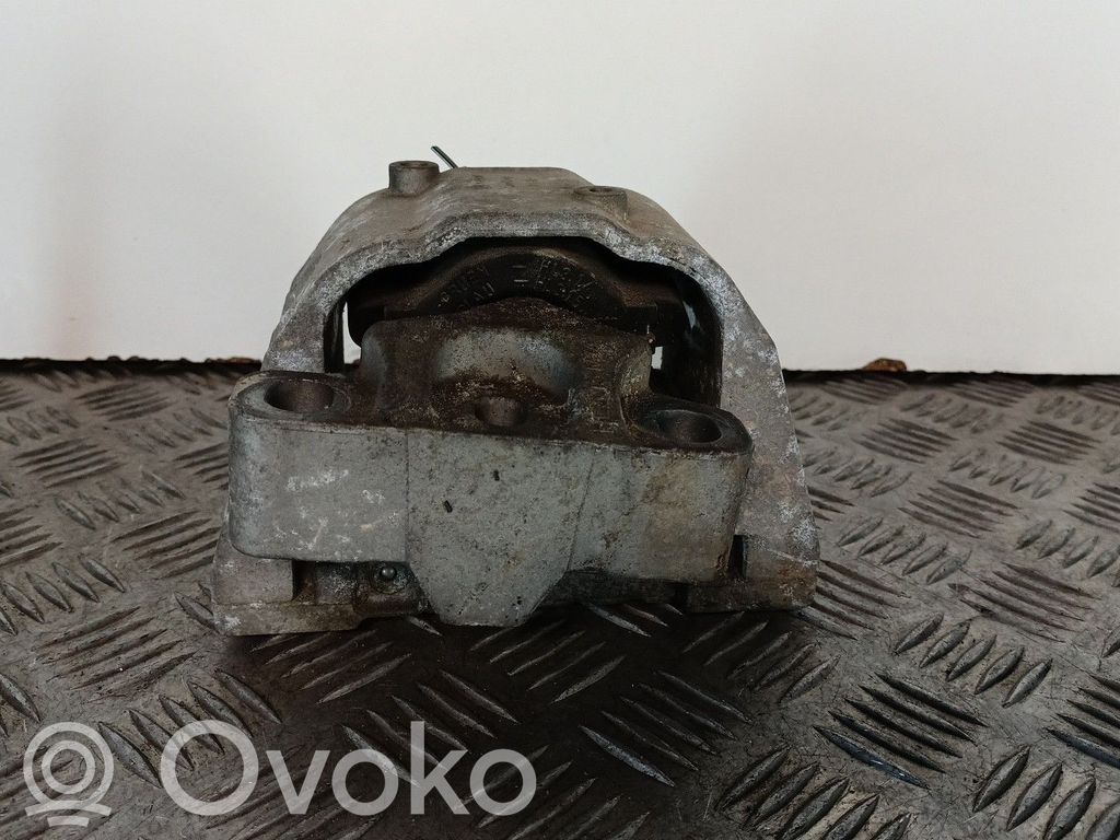 Volkswagen Golf IV Suport tampon motor 