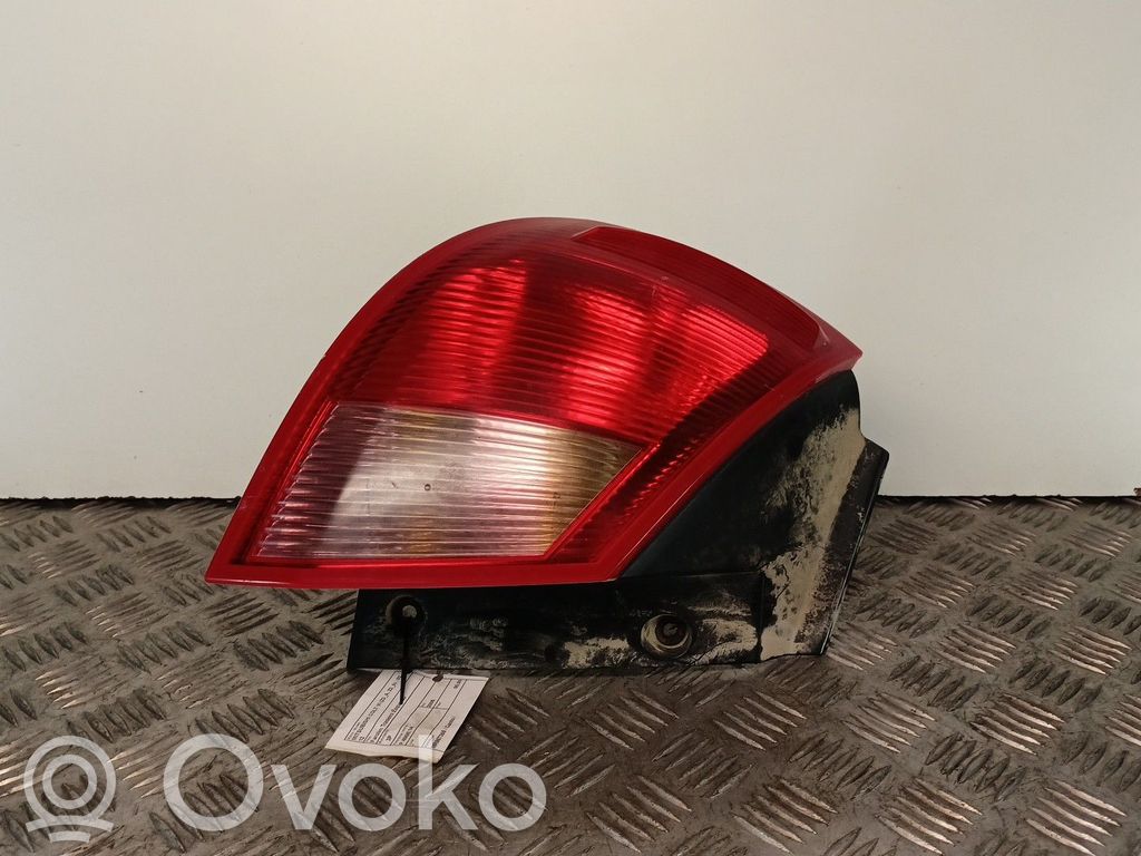 Mitsubishi Colt CZ3 Luces portón trasero/de freno 