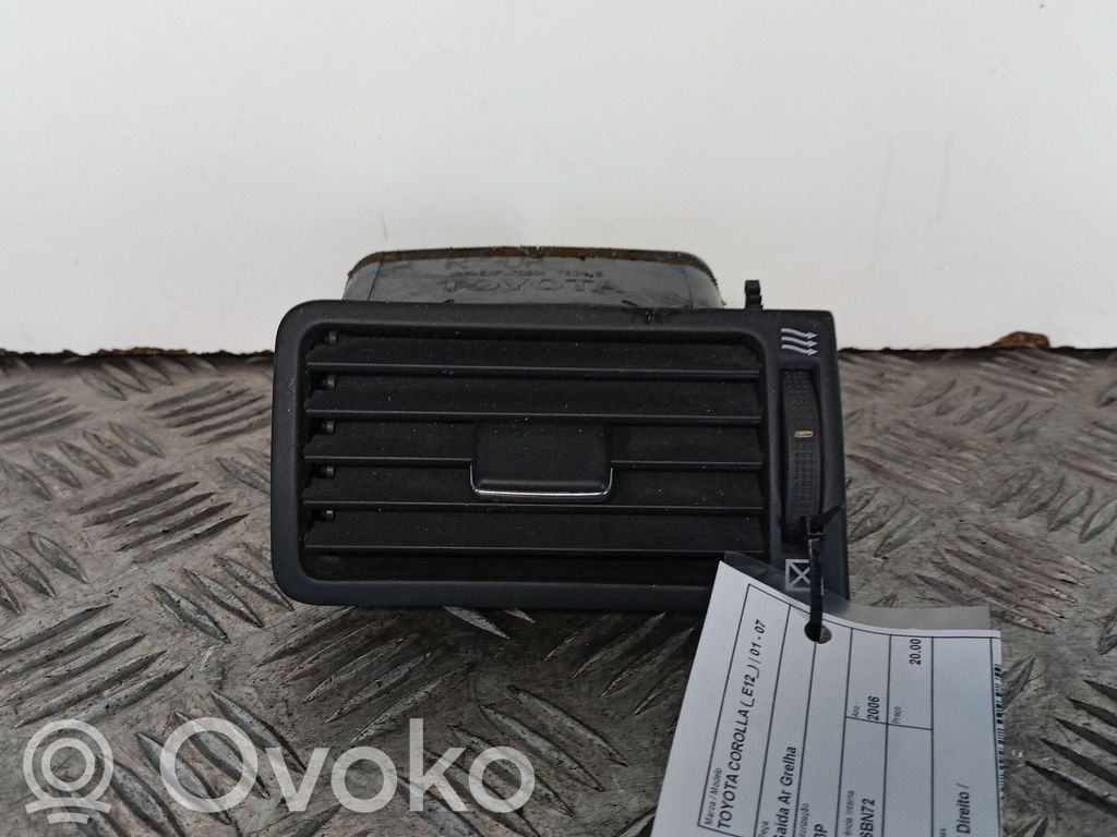 Toyota Corolla Verso E121 Griglia di ventilazione centrale cruscotto 