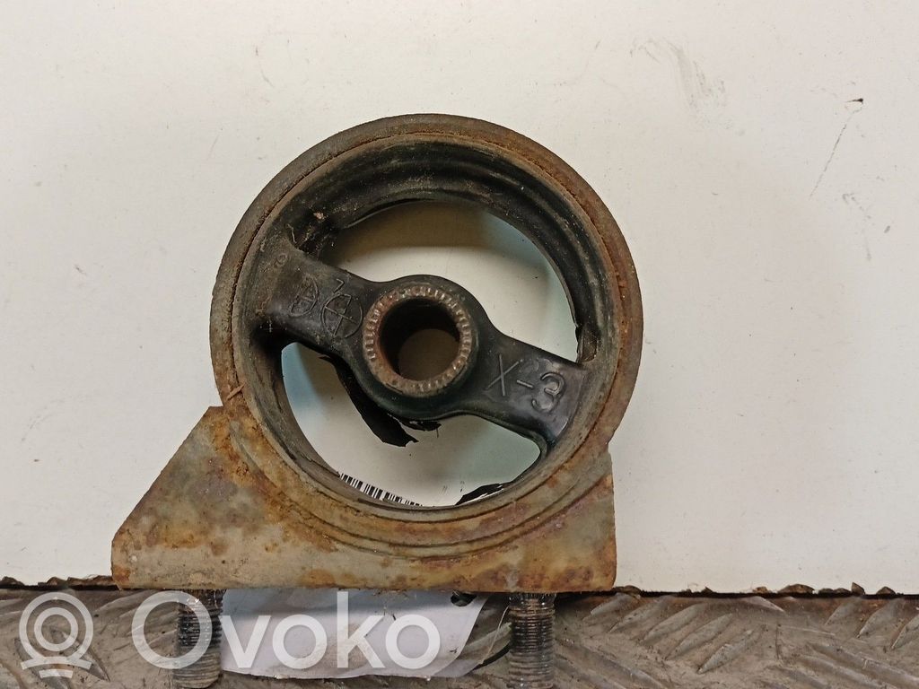Hyundai Accent Engine mount bracket 