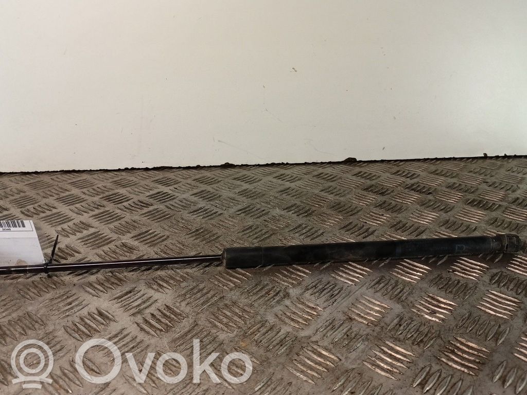 Mazda 3 I Takaluukun tuen kaasujousi 