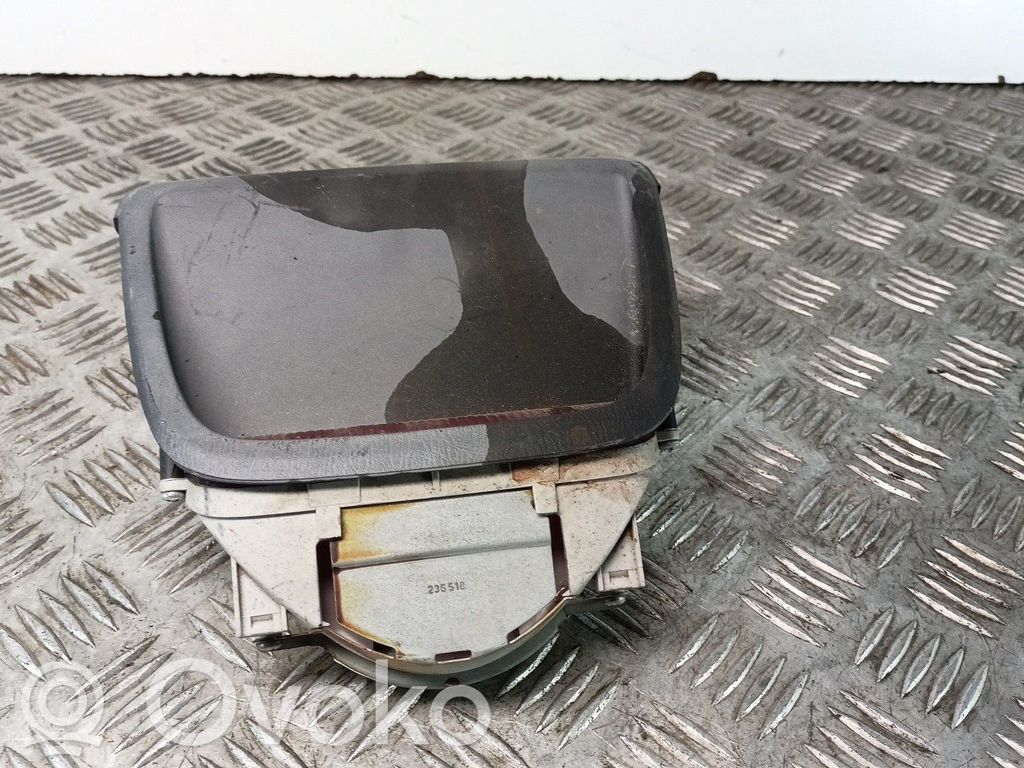 Nissan Primera Papildu bremžu signāla lukturis 