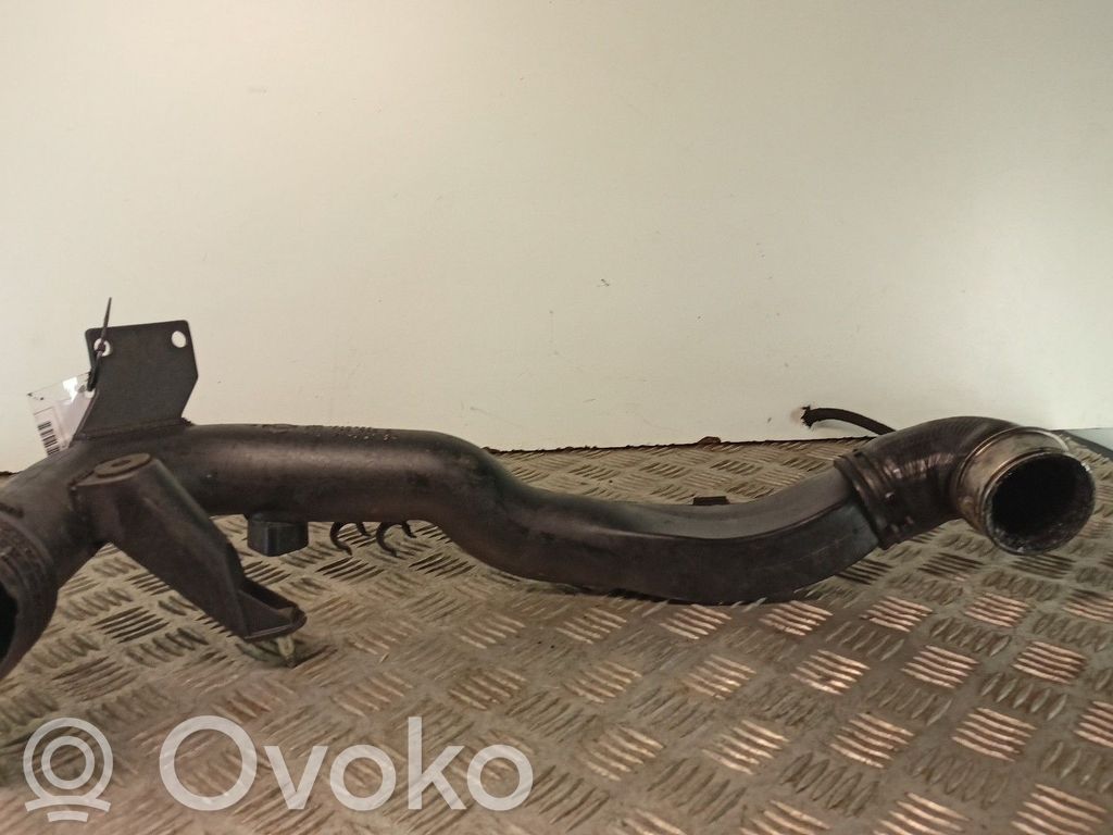 Volkswagen PASSAT B5.5 Wąż / Rura intercoolera 