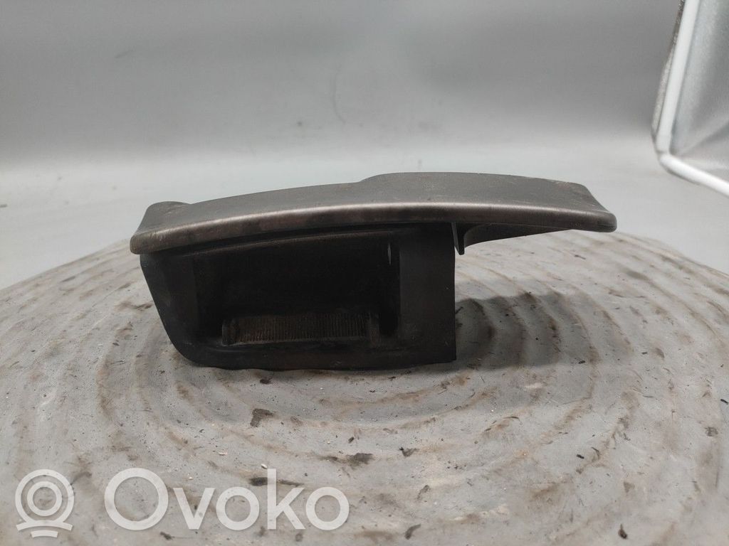 Auton tuhkakuppi   8200025854