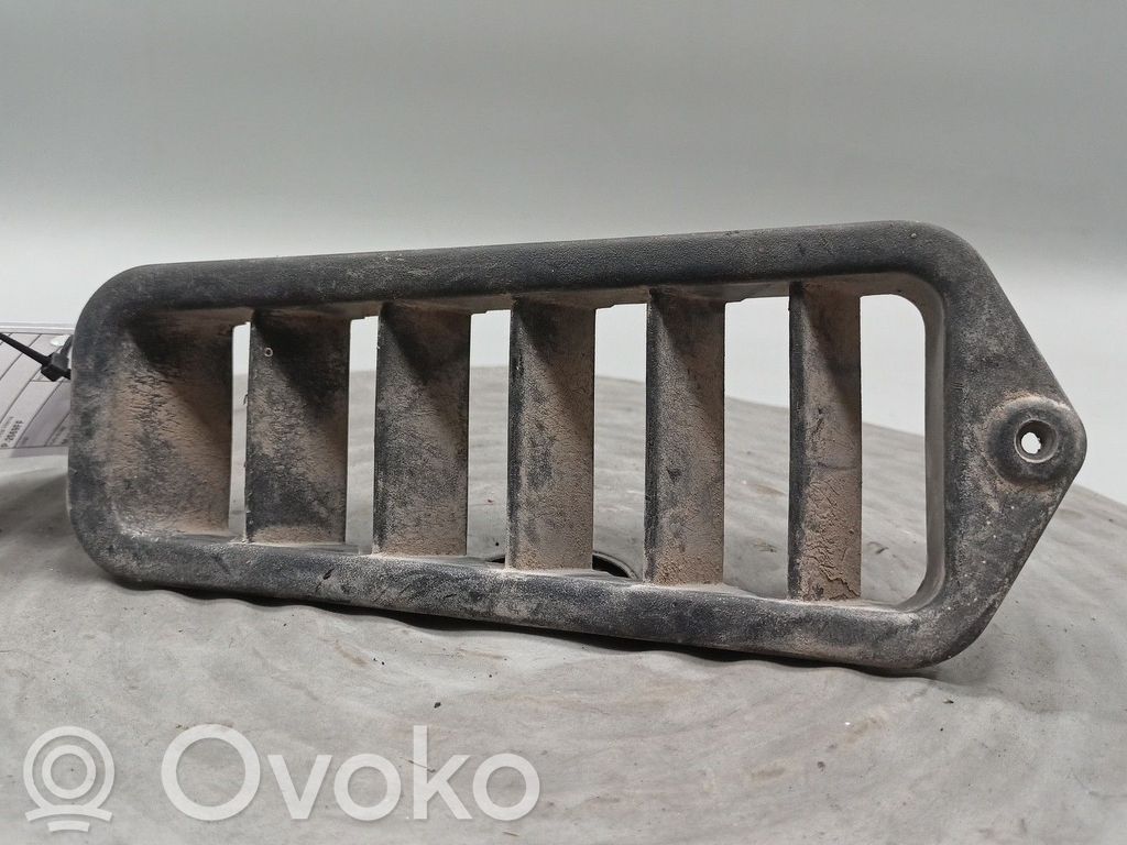 Grille de calandre avant   9610029480